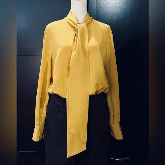 Vintage dressy/ formal/ professional blouse w/ tie neck & cuffs. Subtle yellow L - Picture 3 of 10